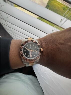 Pagani Design PD-1662 GMT Elegant Two-Tone Watch with Black Dial